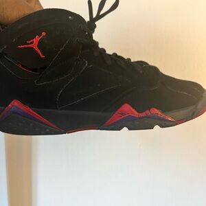 Jordan Men's Black and Red Sneakers